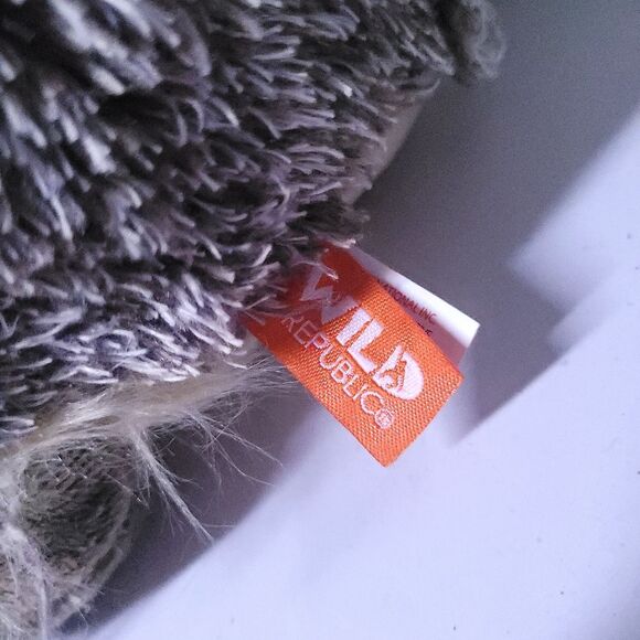 Plush Hedgehog Wild Republic Soft Plush Stuffed Realistic Animal Toy - Picture 4 of 9